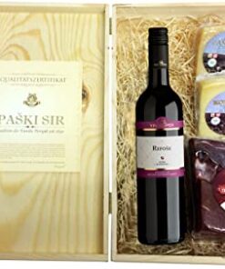 Alternative view of Mediterrane Geschenkbox mit Kraški Pršut Wein Geschenkset mit Pager Käse Geschenkideen in Weinkisten aus Holz als Geschenkskorb (Einweg)